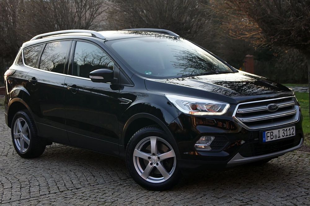 Ford Kuga 2.0 TDCi 150KM navi hak pdc alu manual SERWIS Bogate wyposażenie