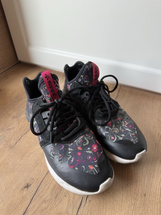 Adidas tubular runner moscow flowers 40