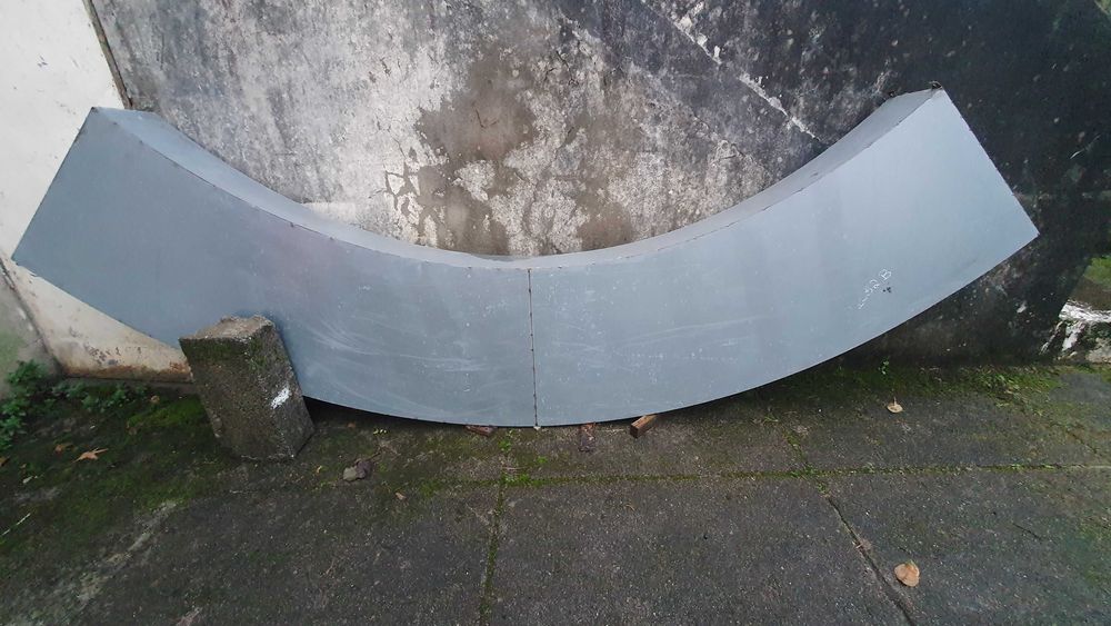 Peça de metal aço zincado