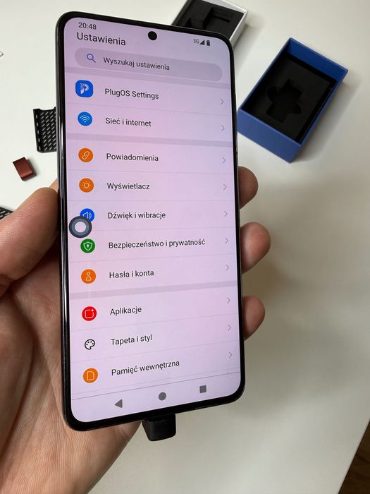 Przenośny system operacyjny PlugOS TrustKernel do ochrony danych i prywatności