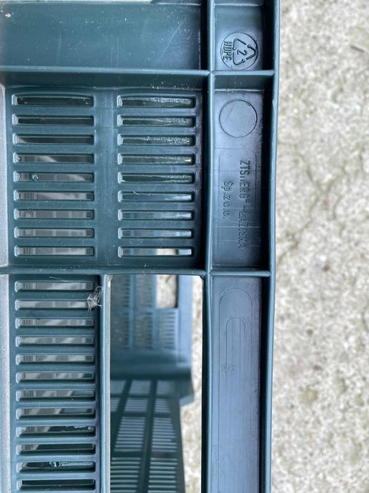 Skrzynki plastikowe Laziska bardzo mocne 15 kg stan idealny