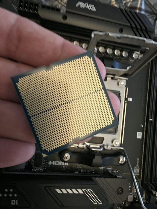 AMD Ryzen 7 7700X + MSI MAG X670E Tomahawk WiFi (Com Garantia)