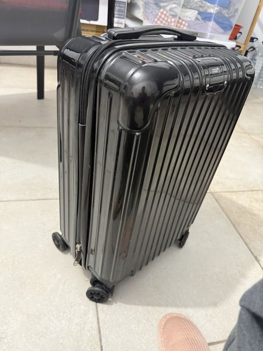 Mala de cabine preta 20” com 4 rodas