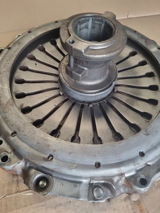 docisk sprzegła sachs  1878007072 stan idealny mercedes axor 430