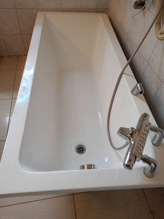 Wanna 170x70 komplet ze stelażem, kran z prysznicem i odpływem aut.