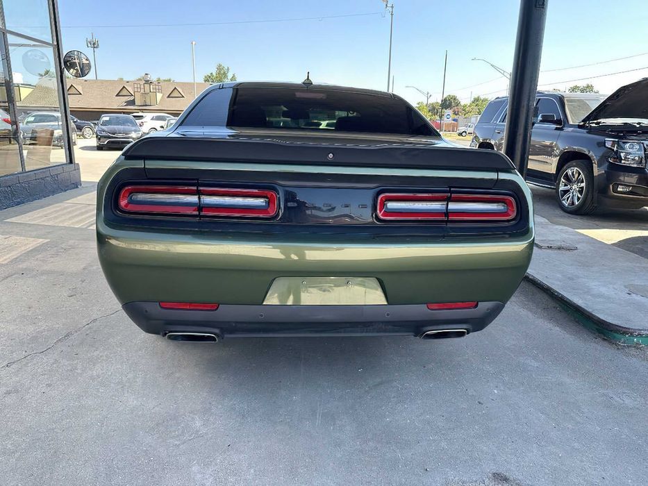Dodge Challenger      2020