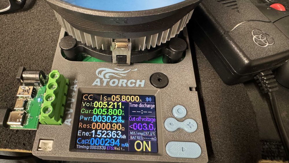 Tester obciążenia i pojemności baterii DL24P 180W 25A Bluetooth + etui