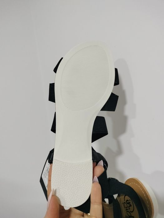 Vende-se sandalias novas da marca Inside para mulher