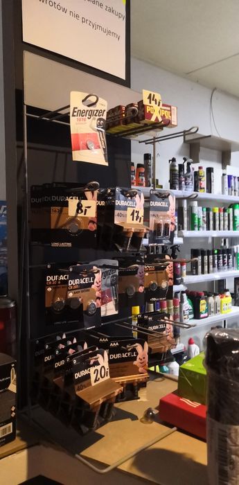 Regały z likwidacji sklepu