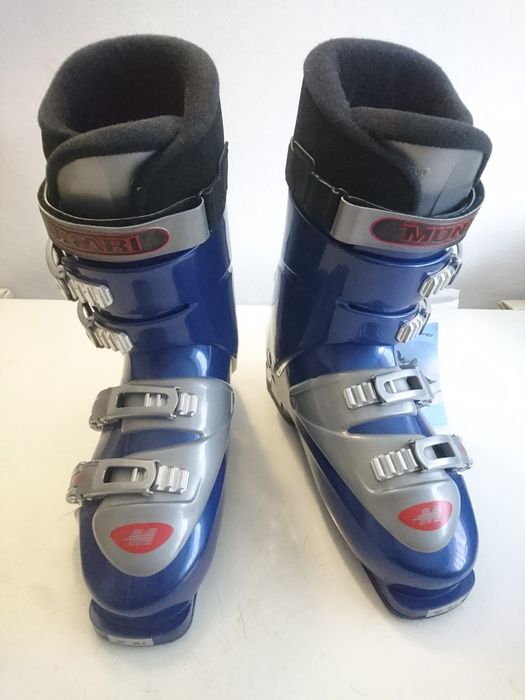 Новые горнолыжные ботинки с сумкой  Munari Mix 677