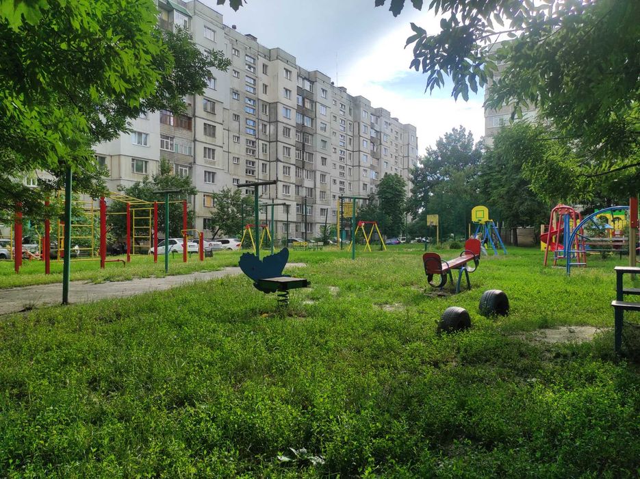 Терміново!Гарна квартира,без ремонту,практично у центрі.Власник