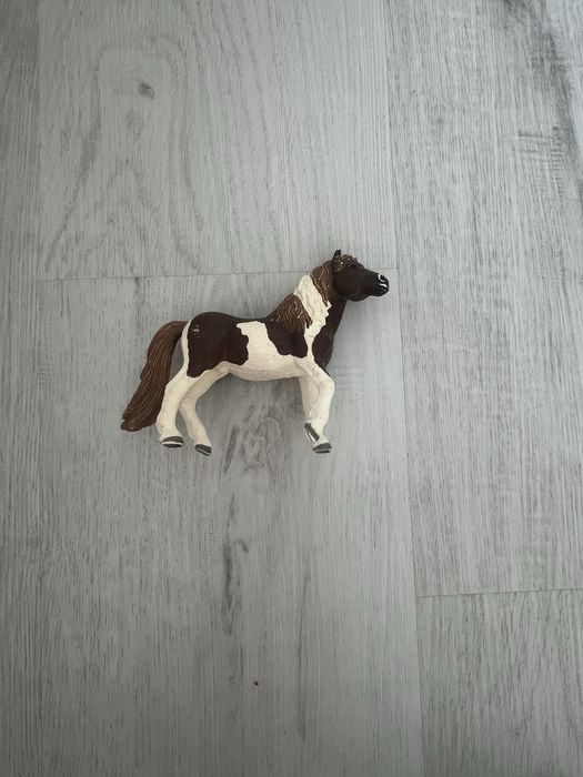 Figurka konik schleich