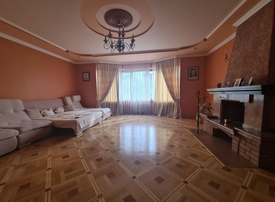 Продаж будинку в Сторожниці