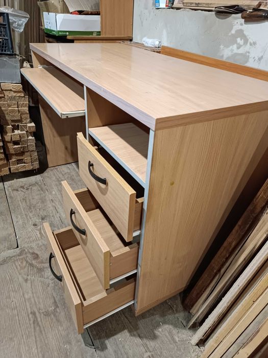 столи та тумби для дому і офісу