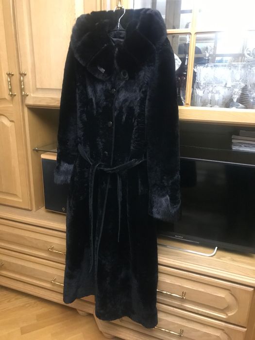 Шуба мутонова з норкою