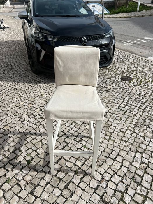 Vendo cadeiras altas Forradas