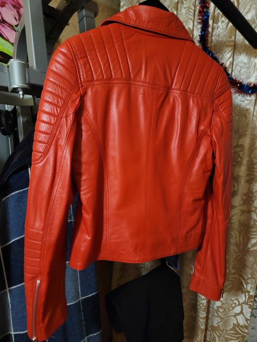 Кожаная женская куртка