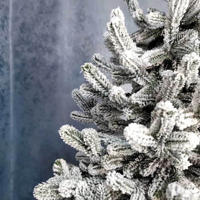 Віденська лита засніжена ялиночка.Штучна ялинка засніжена Віденська