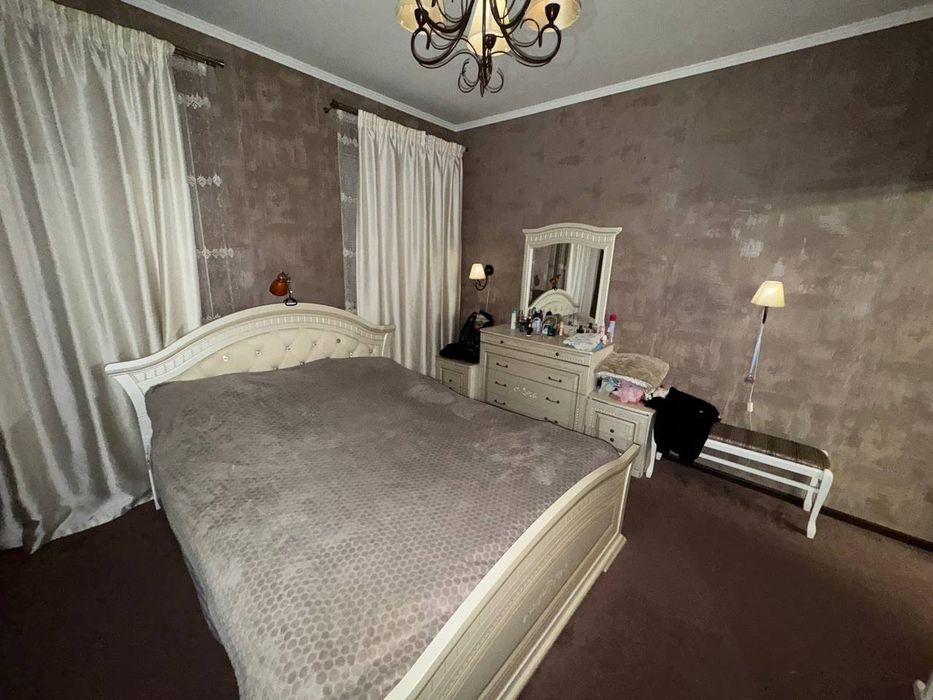 Дом на Ясногорке 4 комнаты до 6 человек не более.