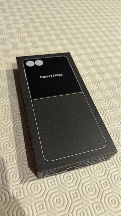 Samsung Galaxy Z Flip 8 - 256gb (caixa selada- NOVO)