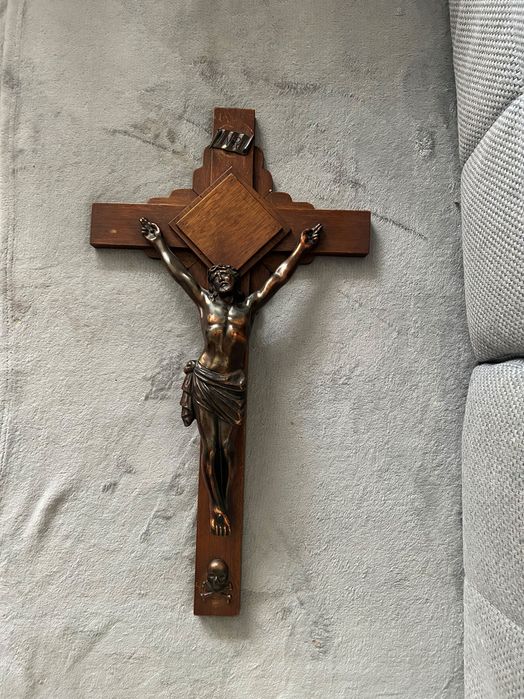 Krucyfiks ścienny z figurą Chrystusa – styl Memento Mori