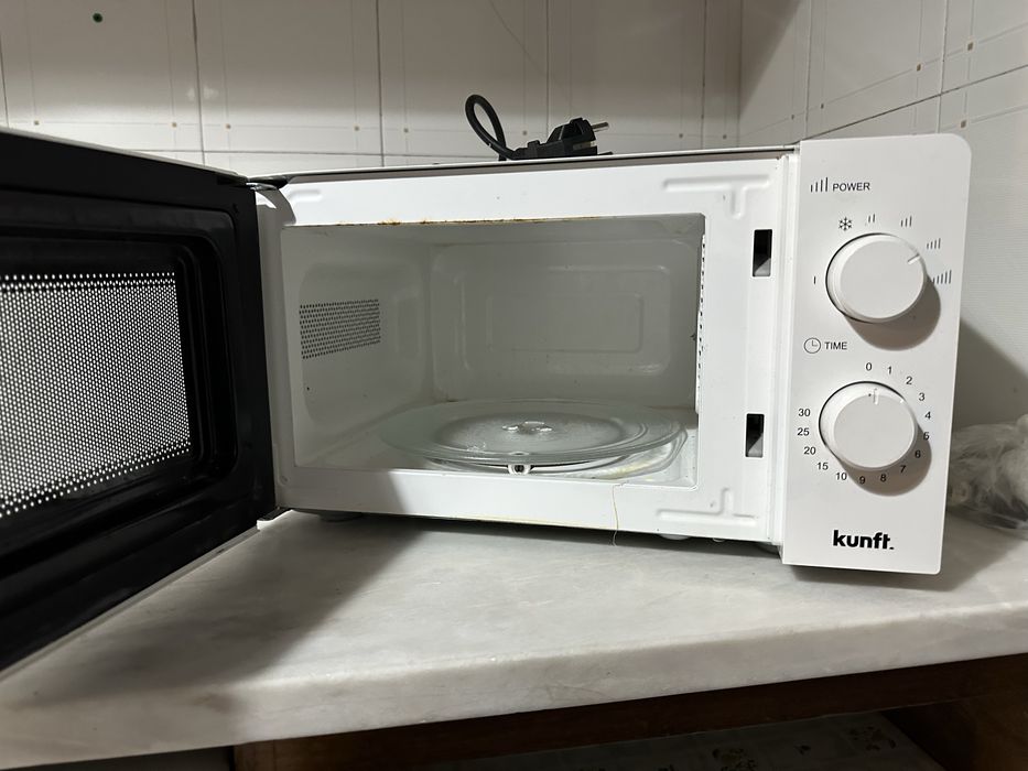 Microondas Branco Kunft