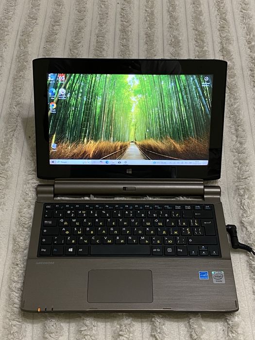 Сенсорний Ноутбук Medion MD 99430 ОЗУ 4гб хдд 500гб ссд60гб