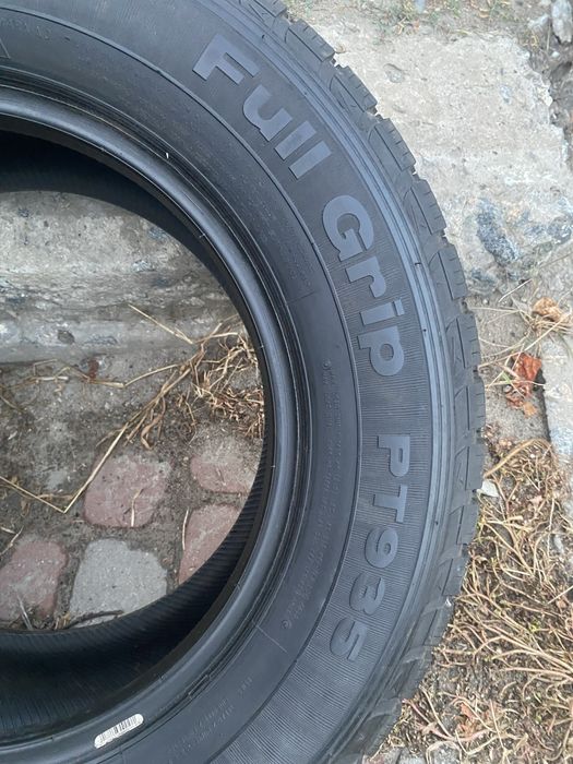 Пара зимних/всесезонных шин Petlas Full Grip PT935 235/65 R16C