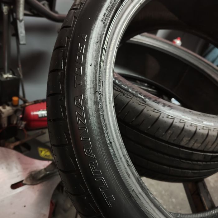 225/45/19 Sprzedam parę opon letnich Bridgestone