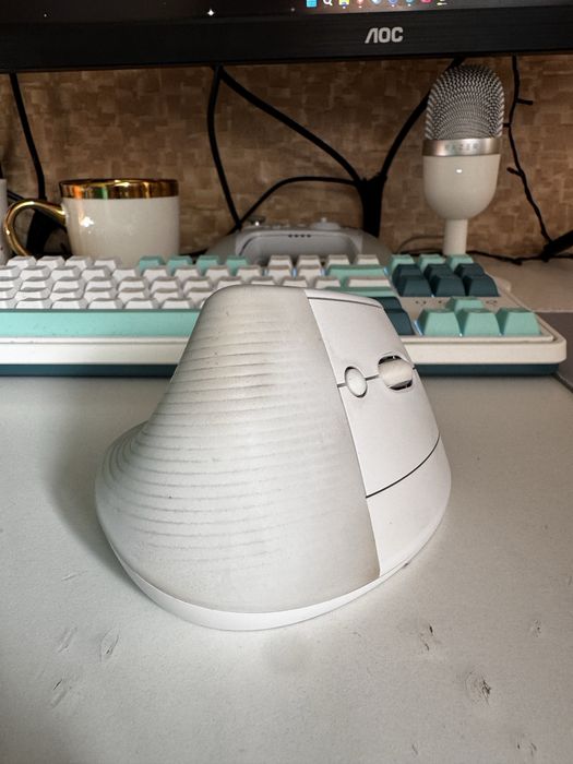 Вертикальна миша Logitech Lift White