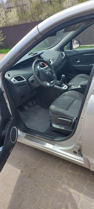 Авто Renault Scenic 2010р