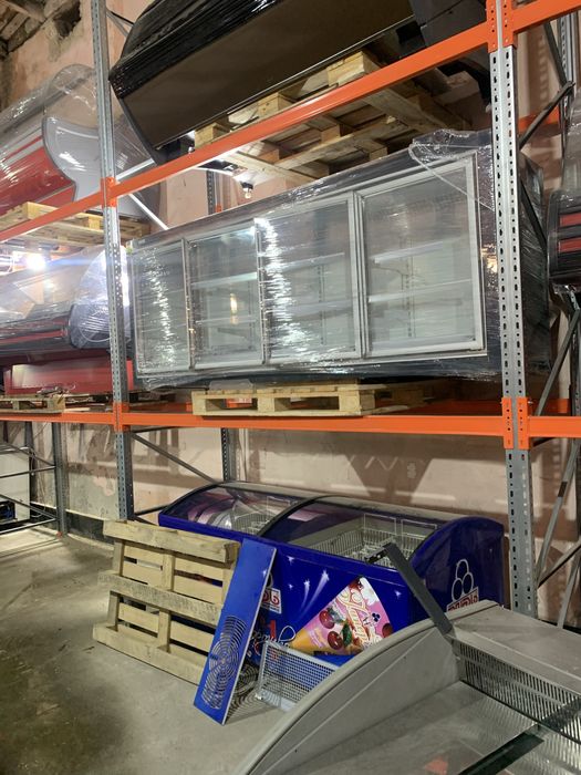 Морозильные надсройки 2 м и 2,5 м лари под них, витрины