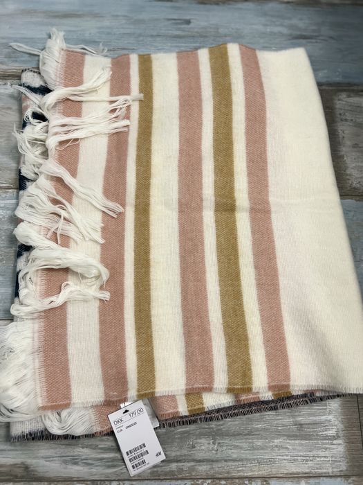 Великий шарф-палантин H&M