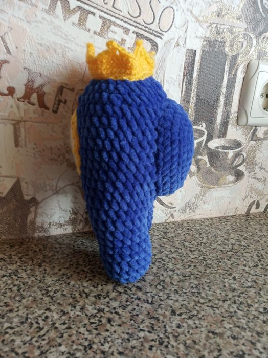 Вязанная игрушка Among Us (Амонг Ас) и енот