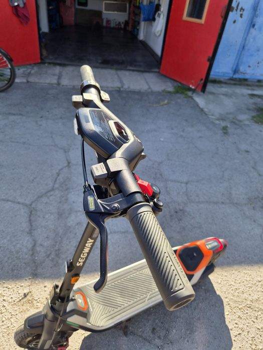Продам электросамокат SegWay P65