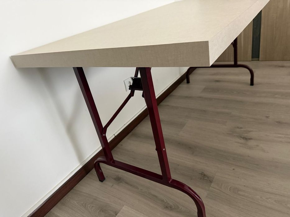 Mesa dobrável em madeira