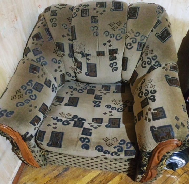 Крісло ,віддам переселенцям ,самовивіз самовиніс