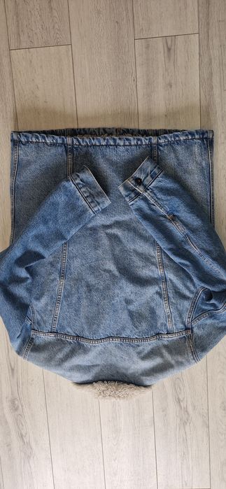 Levis M.         .