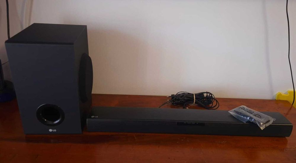 LG - barra de som + coluna + comando