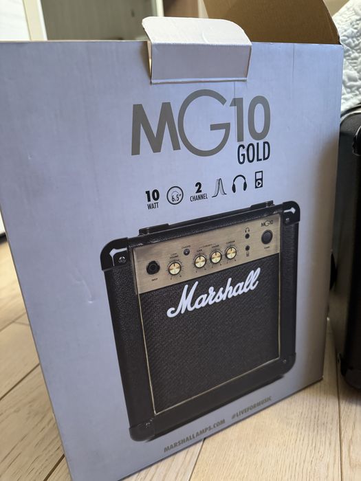 Електрогітара та підсилючал marshall