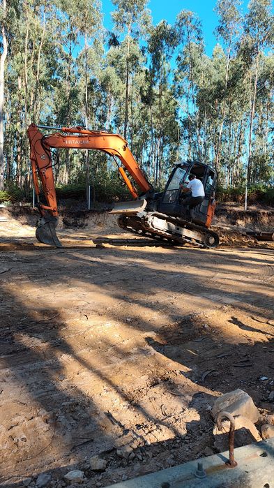 Giratória Hitachi 85 U