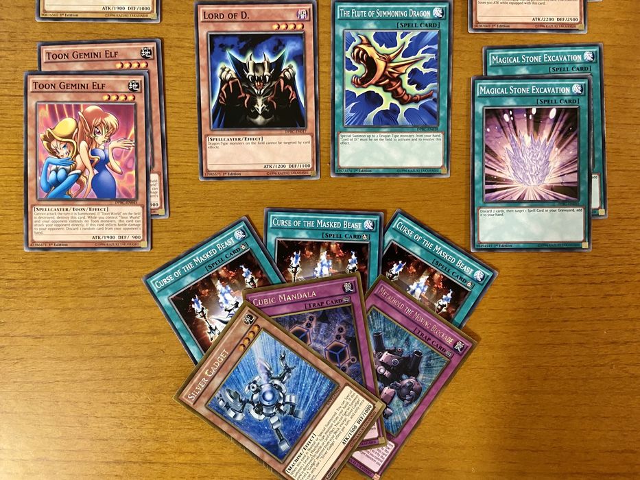 Conjunto de cartas Yu-Gi-Oh! Duelist Pack: Battle City + Oferta