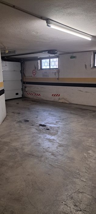 Garagem super com janela distribuição