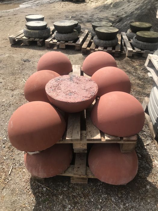 Полусферы бетонные ,столбики антипарковочные