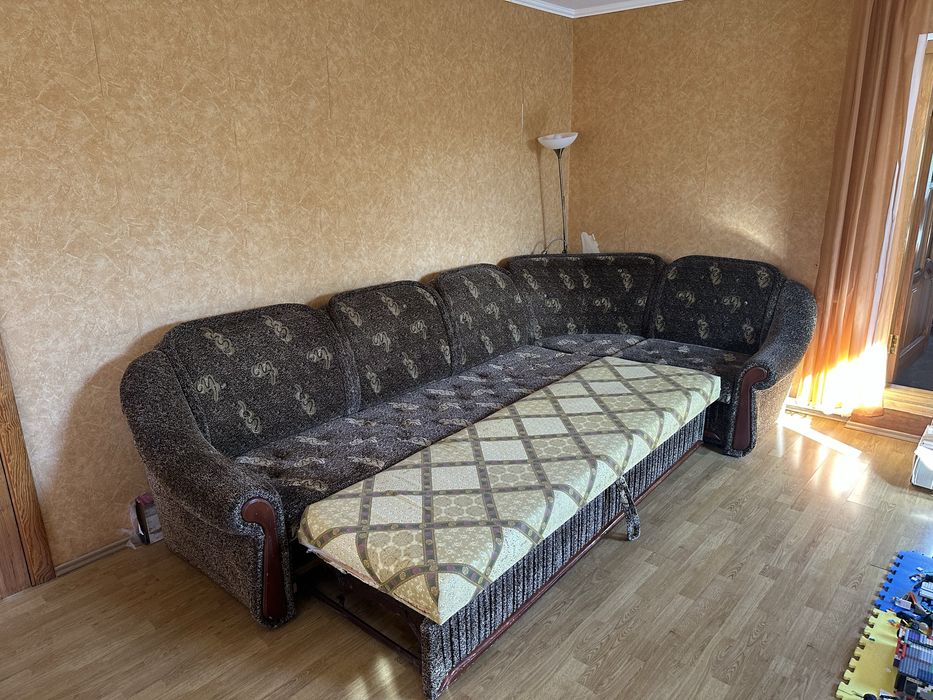 Диван ліжко гарний стан