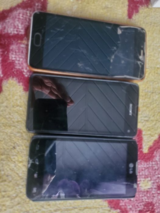 Телефон на запчастини