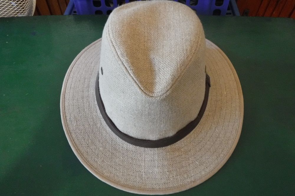 Chapeus em bom estado