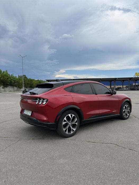 Ford Mustang Mach-E 98кВт ідеальний Premium мустанг мач е