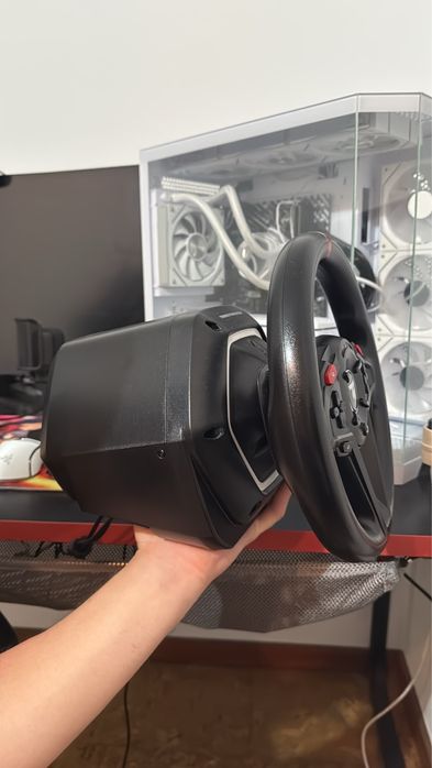 Volante + pedais THRUSTMASTER (ps4/ps5/pc)