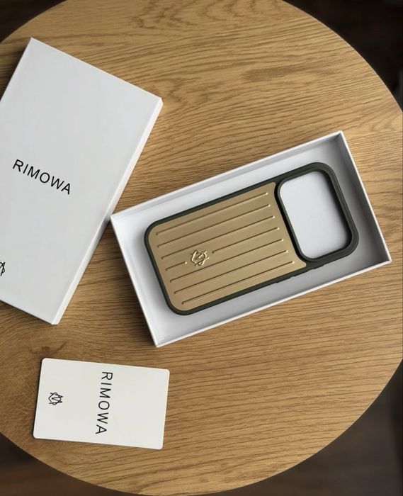 Чохол Rimowa  на  IPhone 17 Pro